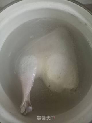 冰糖鸭腿的做法步骤：2