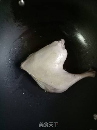 冰糖鸭腿的做法步骤：3