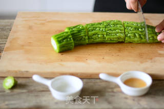 吃一口就爱上充满肉馅的苦瓜的做法步骤：5