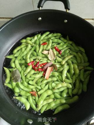 美味毛豆的做法步骤：1