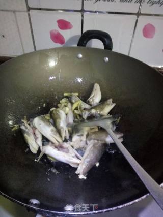 红烧鳗鱼头的做法步骤：3
