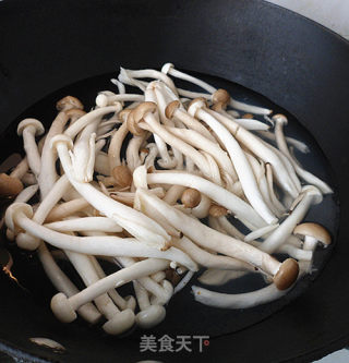 肉片烧双菇的做法步骤：4