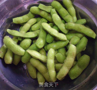 盐水毛豆的做法步骤：2