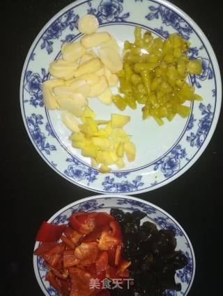 酸辣鸭胗的做法步骤：2