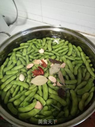 蒜香毛豆的做法步骤：1