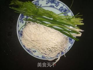 酸辣汤面的做法步骤：1