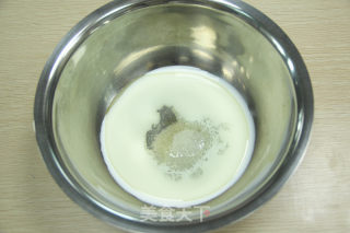 大麦若叶青蛋糕卷的做法步骤：1