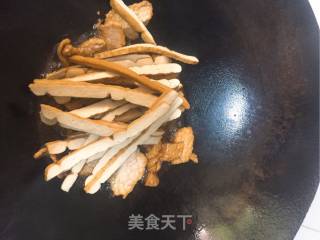 肉片炒香干的做法步骤：6