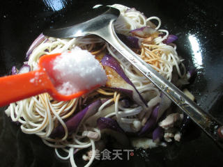 肉丝茄子炒面的做法步骤：5