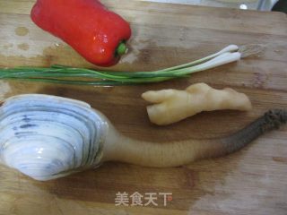 小炒象鼻蚌的做法步骤：1