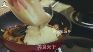 辣白菜炒豆渣的做法步骤：12