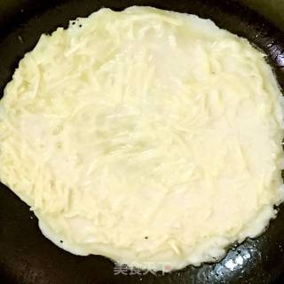 土豆丝鸡蛋饼的做法步骤：3