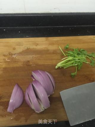 孜然炒肉的做法步骤：1