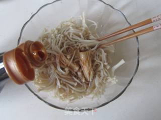 彩椒拌金针菇的做法步骤：4