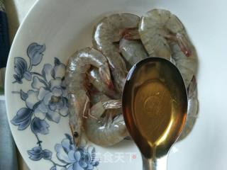 避风塘炒虾的做法步骤：3