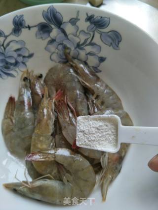 避风塘炒虾的做法步骤：5
