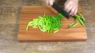 四季餐桌|味极鱿鱼须的做法步骤：2