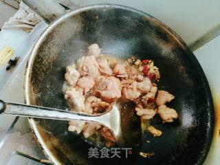 家常辣椒炒鸡的做法步骤：9