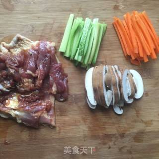 鸭肉蔬菜卷的做法步骤：5