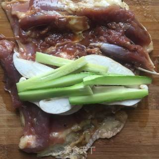 鸭肉蔬菜卷的做法步骤：7