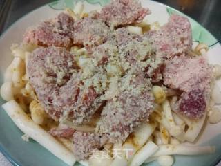 海鲜菇粉蒸排骨的做法步骤：7
