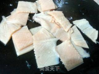 双椒炒鱿鱼的做法步骤：4