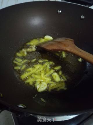 青椒肉丝的做法步骤：3