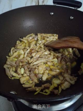 青椒肉丝的做法步骤：4