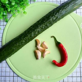 响油黄瓜卷的做法步骤：1