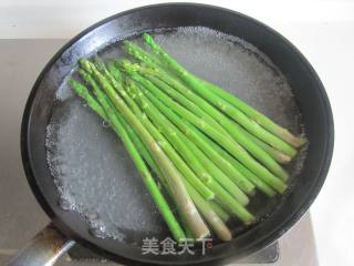 彩椒炒芦笋的做法步骤：3