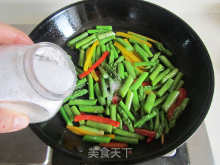 彩椒炒芦笋的做法步骤：6
