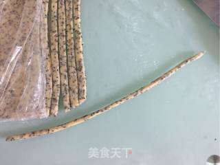 芝麻小麻花的做法步骤：8