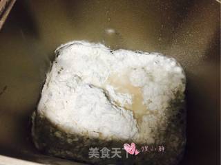 葱花火腿卷的做法步骤：1