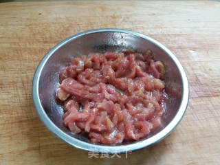 香菇瘦肉炒面的做法步骤：4