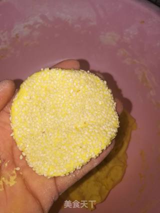 简易芝麻南瓜饼的做法步骤：5