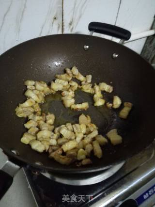 香辣五花肉烧豌豆的做法步骤：3