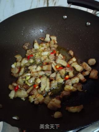 香辣五花肉烧豌豆的做法步骤：4