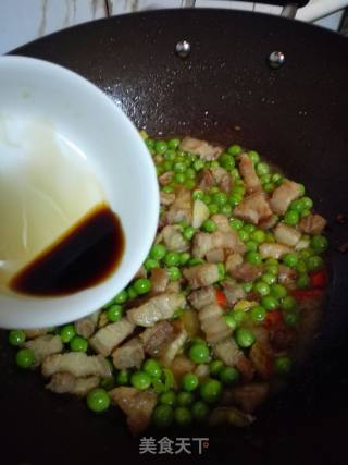 香辣五花肉烧豌豆的做法步骤：6