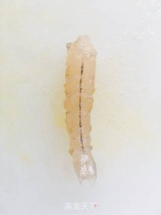 蒜香西兰花炒虾球的做法步骤：2
