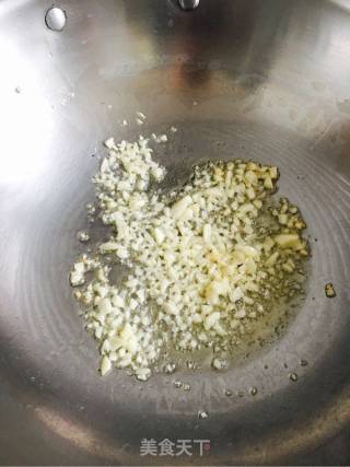 蒜香西兰花炒虾球的做法步骤：6