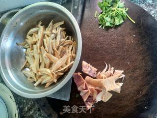 辣鱼干的做法步骤：1