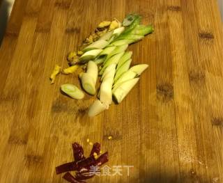 酸菜羊肉绿豆面的做法步骤：2
