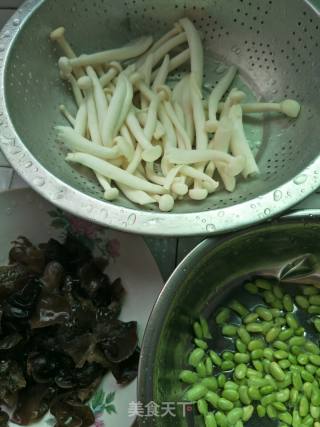 蚝油白玉菇的做法步骤：1