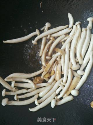 蚝油白玉菇的做法步骤：4