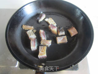 茄子咸鱼煲的做法步骤：3