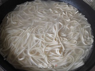 炸酱面的做法步骤：1