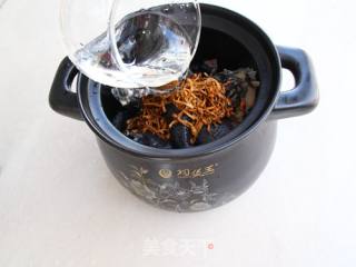 虫草花乌鸡汤的做法步骤：7