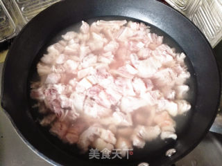 炖牛腩的做法步骤：2