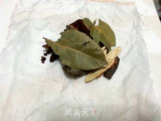 吮指冰糖酱鸭的做法步骤：2
