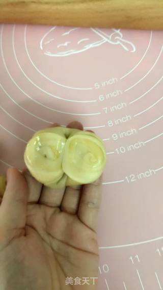 蛋黄酥（黄油版）的做法步骤：19